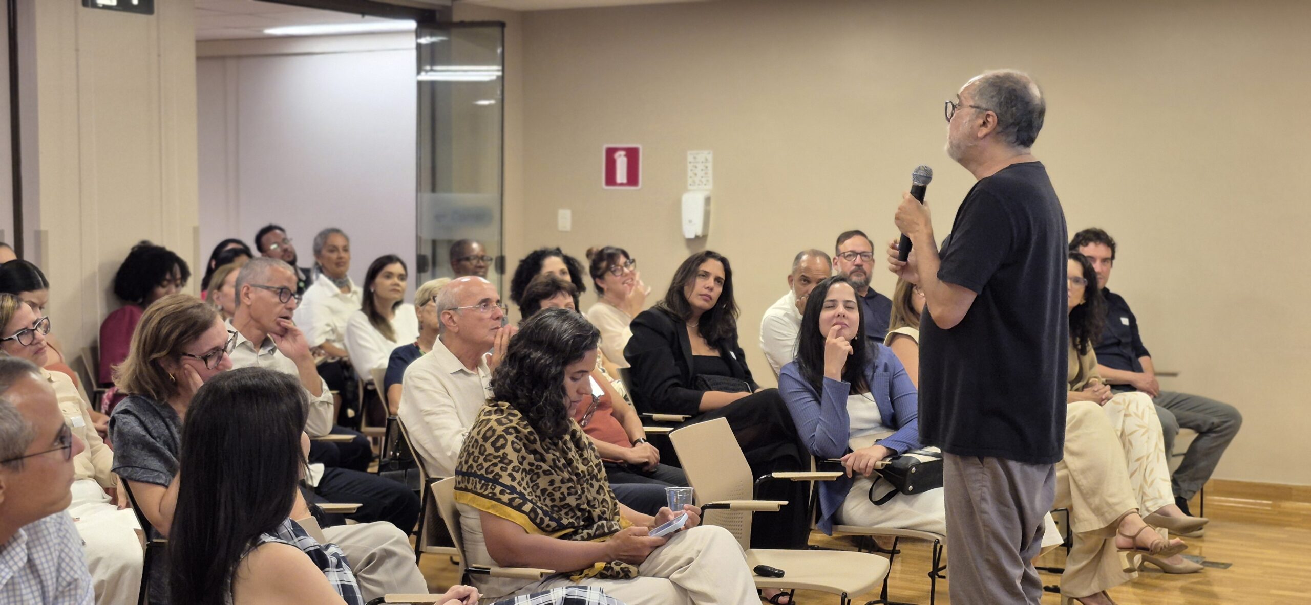 Palestra com Cláudio Thebas Florence Fronteiras Salvador